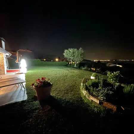 Lovely Elena - Garda 3*