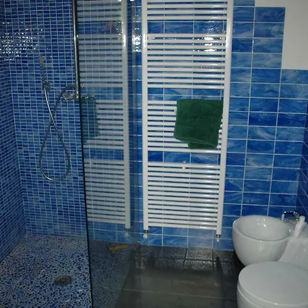 Lovely Elena - Garda Hotel 3*