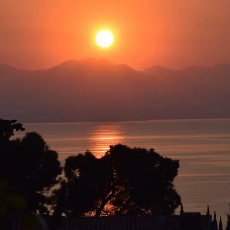 Lovely Elena - Garda Hotel 3*