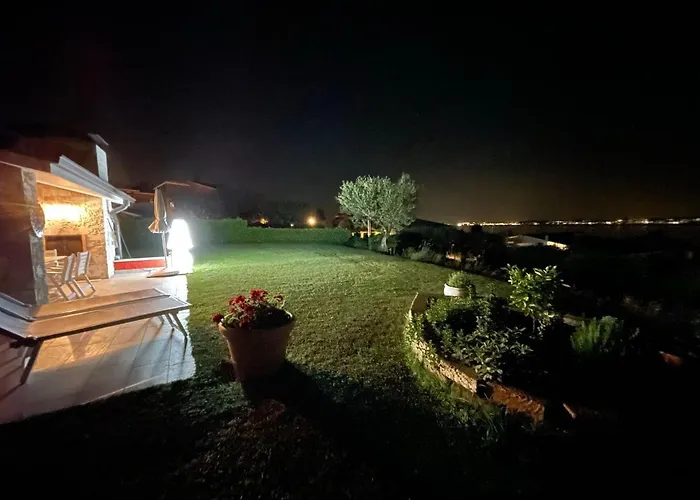 Lovely Elena - Garda 3*