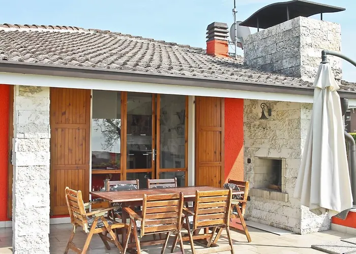 Lovely Elena - Garda 3*