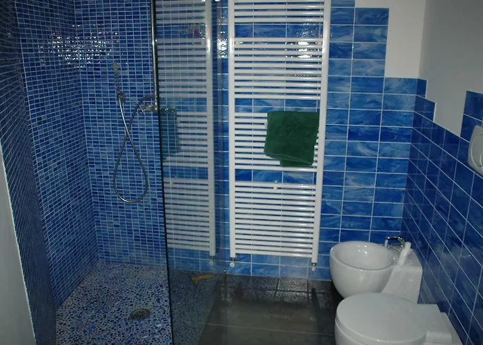 Lovely Elena - Garda Hotel 3*