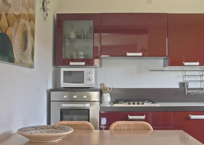 Lovely Elena - Garda