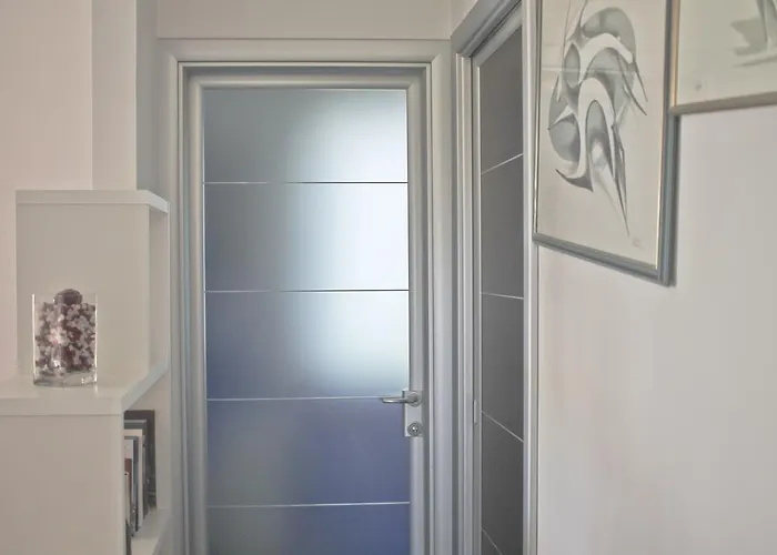 Lovely Elena - Garda