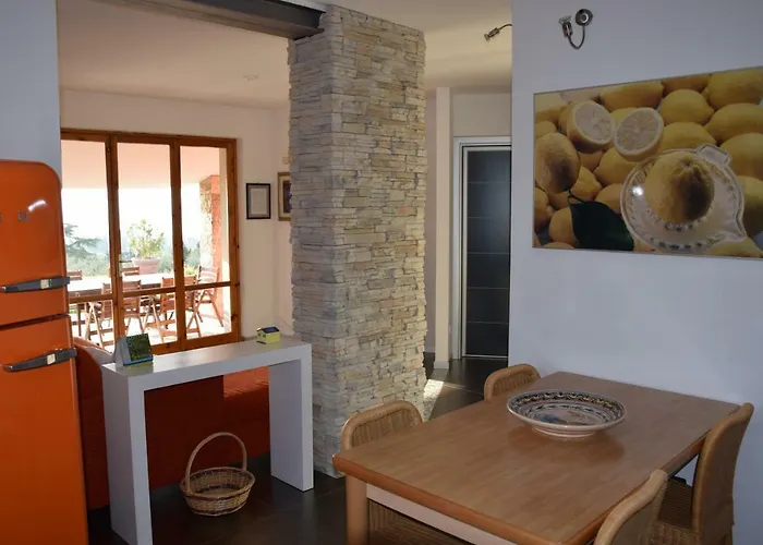 Otel Lovely Elena - Garda 3*